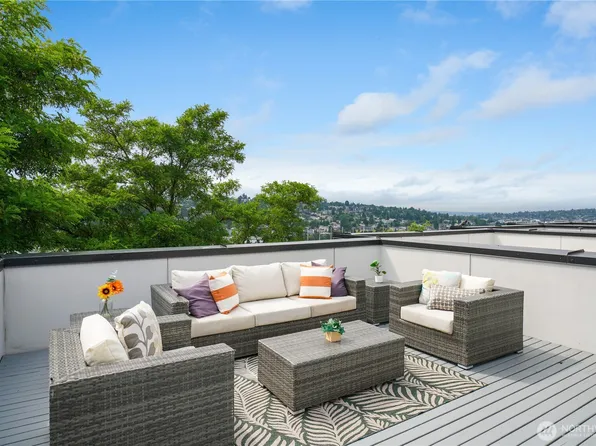 2573 13th Avenue W, Seattle, WA 98119