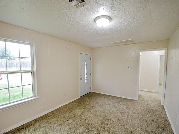 4th image of 1213 N Bath Ave