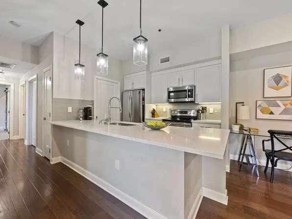 825 N 4th St Unit 202, Columbus, OH 43215