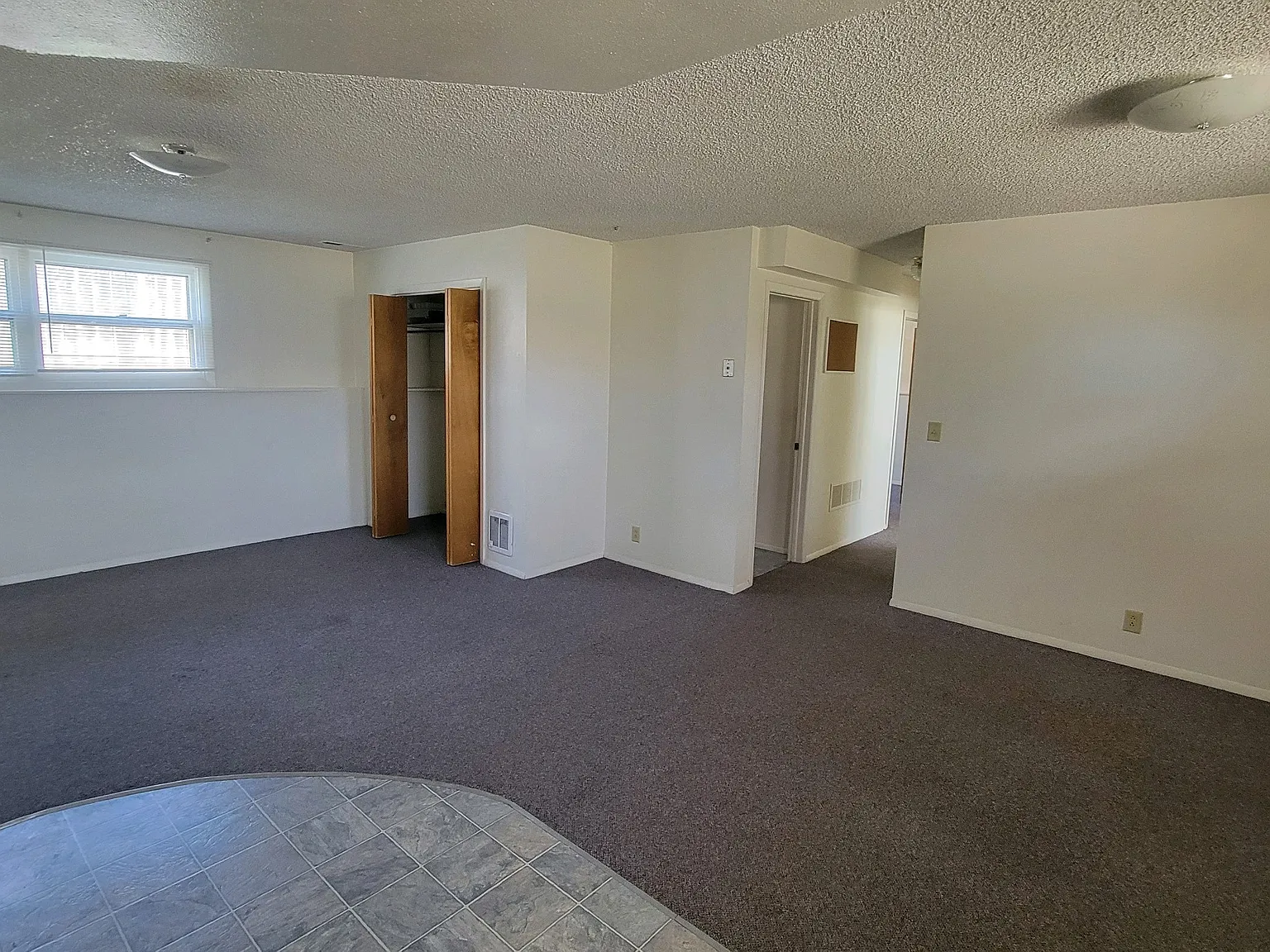 2 bed, 864 sqft, $1,200 — Photo 4