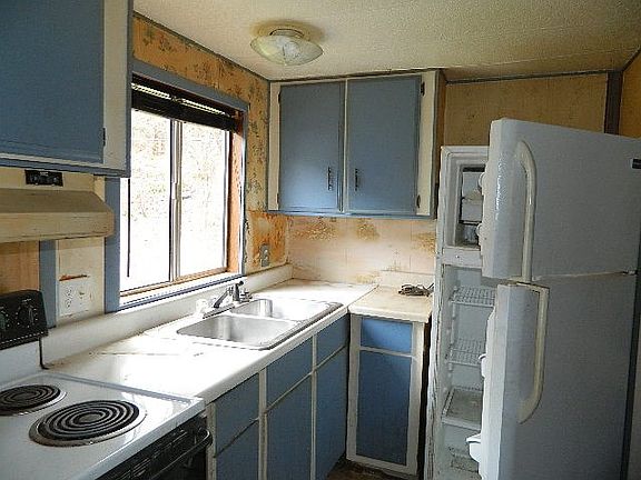 5th image of 124 Falling Rock Rd