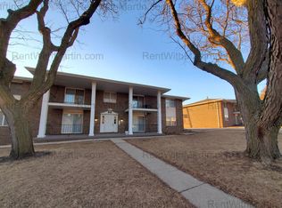 780 Russell Rd APT 2, Waterloo, IA 50701