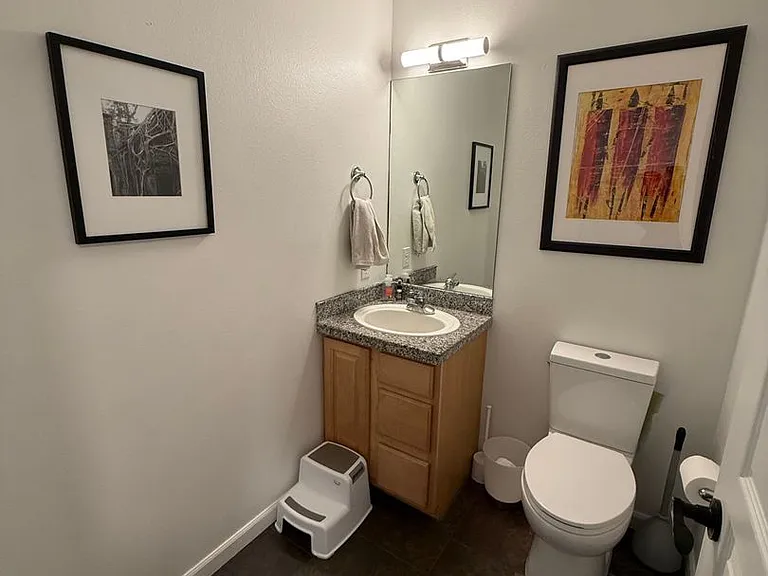 1579 NW Albany Ave — Photo 12