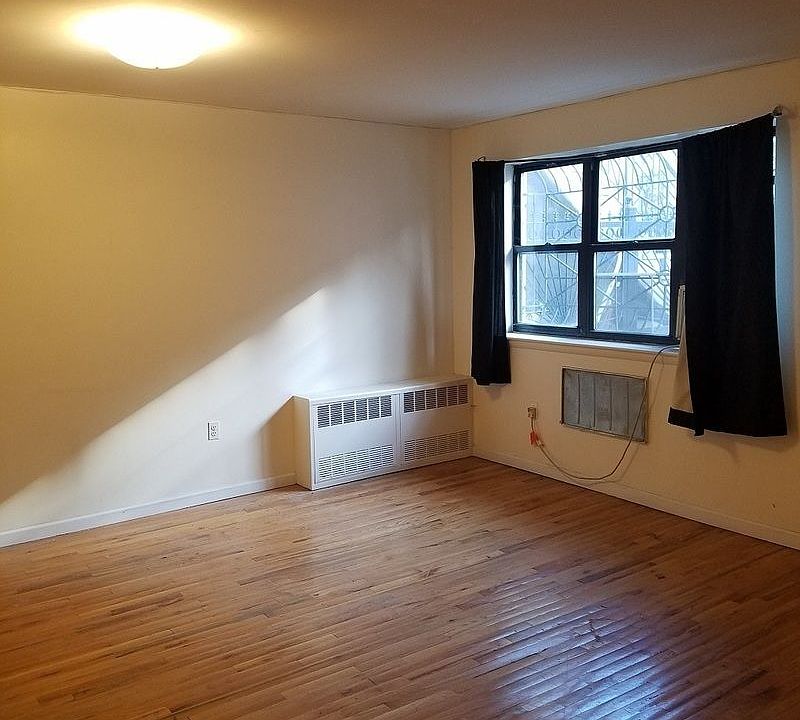 2nd image of 99 Pulaski St #3A