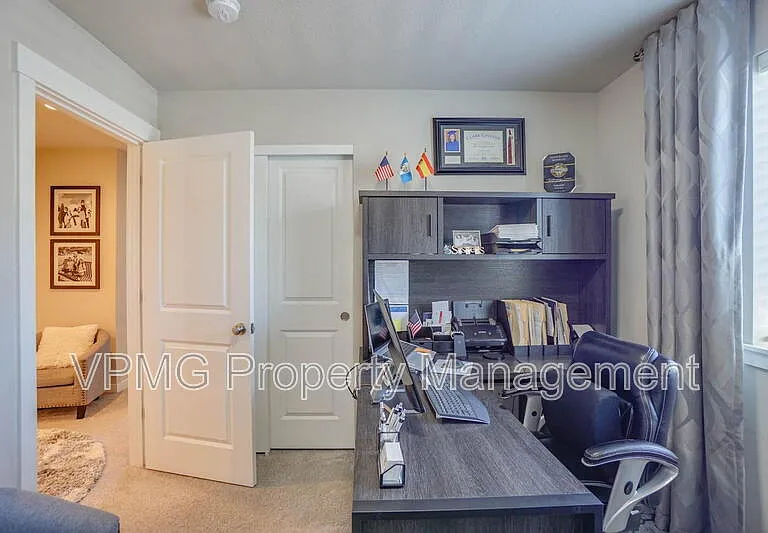 8501 N 1st St — Photo 27