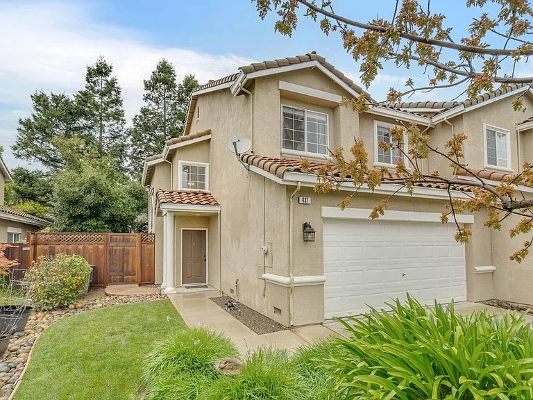 437 Calle Cerro — Photo 3