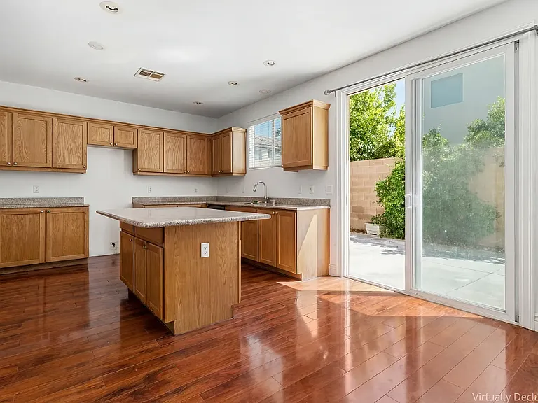 9727 Waukegan Ave — Photo 3
