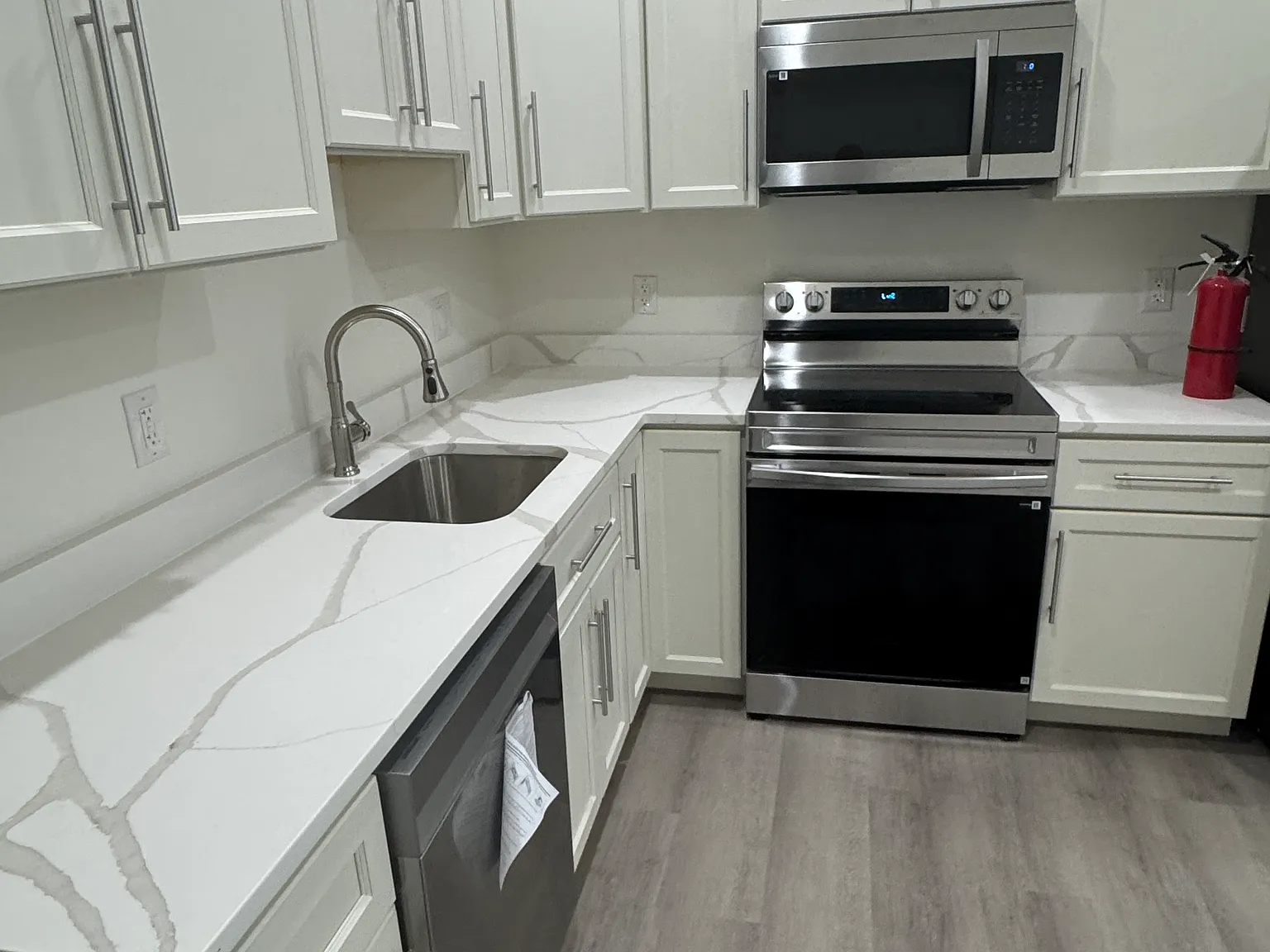 3 bed, $2,500 — Photo 3