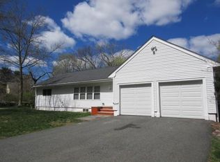 142 Bedford Rd, Lincoln, MA 01773