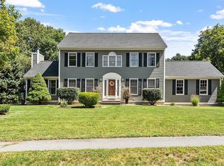 4 Pinebrook Rd, Nashua, NH 03062