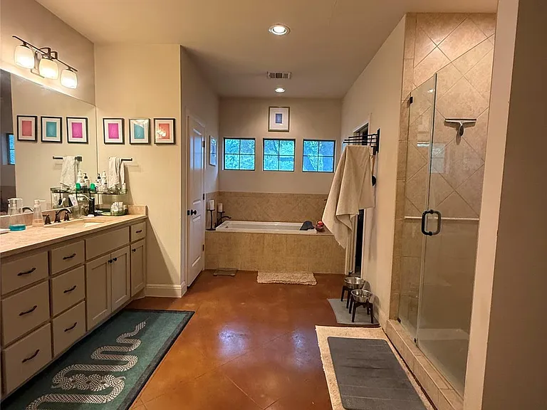 408 W Croslin St — Photo 10
