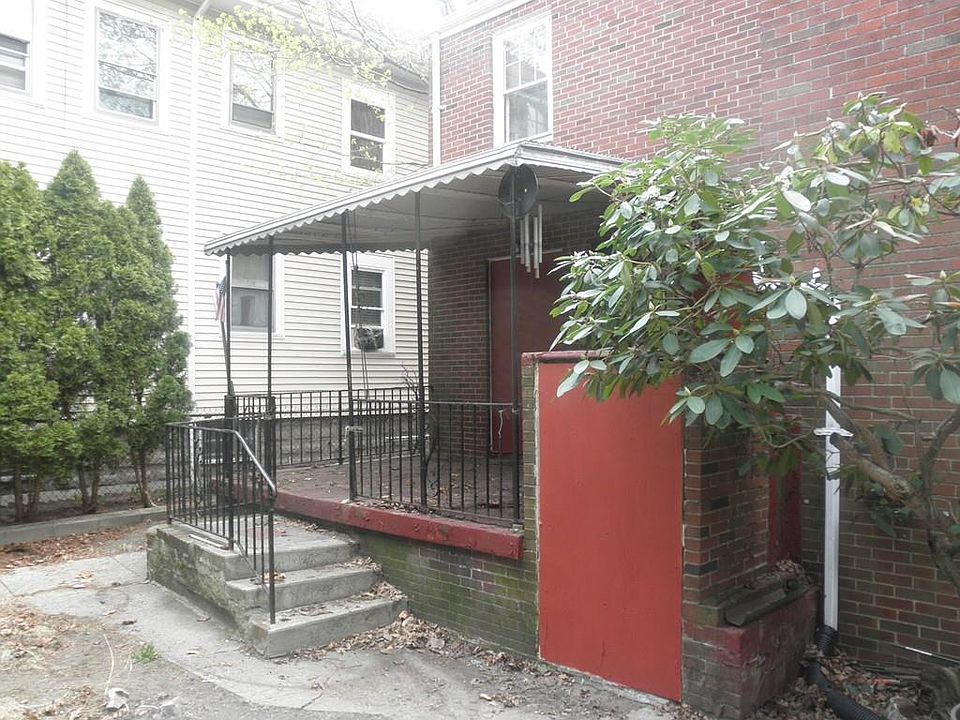 2nd image of 34 Stuart St