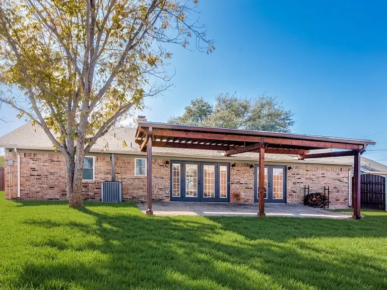 1024 W Apache Trl — Photo 10