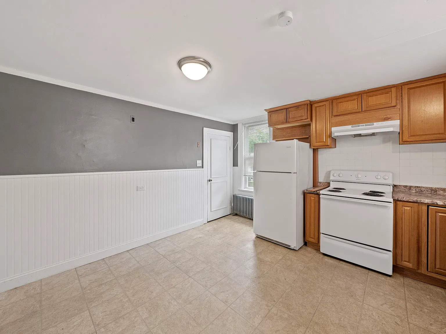 3 bed, 1200 sqft, $2,500 — Photo 3