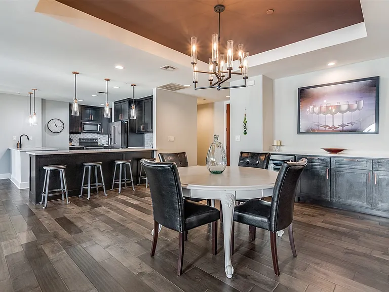 1505 Elm St #1504 — Photo 3
