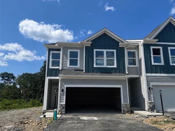 162 River Ridge Dr, Coraopolis, PA 15108