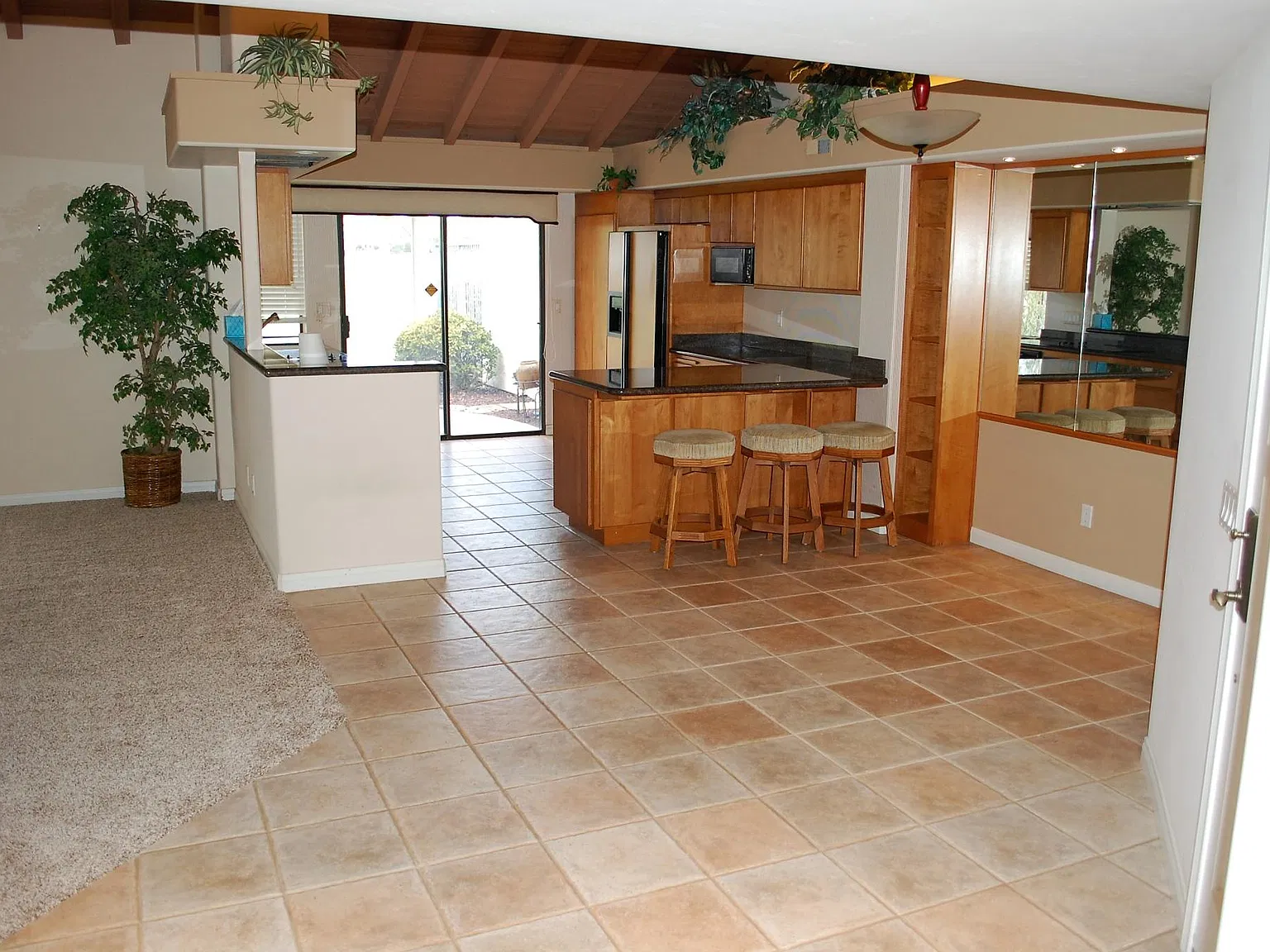 3 bed, 1565 sqft, $4,450 — Photo 4