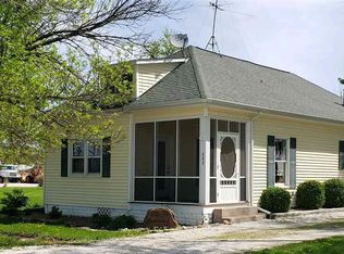 606 S Main St, Timewell, IL 62375