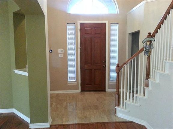 3rd image of 3468 Briargrove Ln
