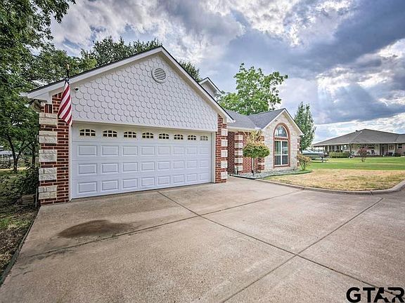 2nd image of 150 Redondo Dr