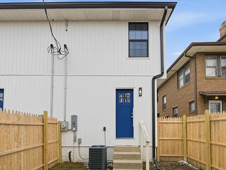 1036 N Parker Ave — Photo 16