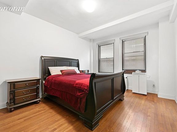 3rd image of 162 W 56th St APT 1206