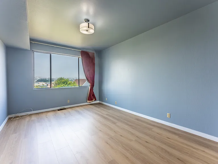 646 Lisbon St #B — Photo 10