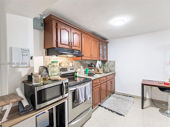 4th image of 14601 NW 10th Ave #2