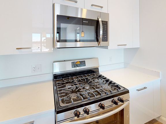 4th image of 44 Wharf St #70-202