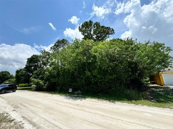 1225 12th Ct SW, Vero Beach, FL 32962
