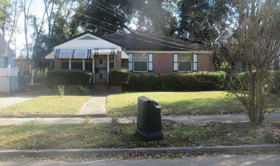 1st image of 1701 Campus St