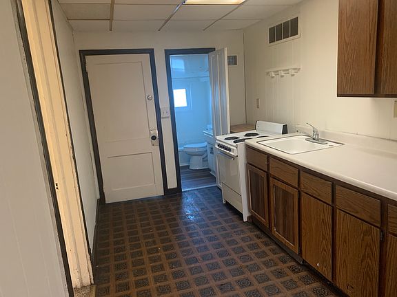 3rd image of 832 N Park Ave #4