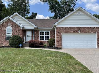 343 River Oaks Dr, Shepherdsville, KY 40165