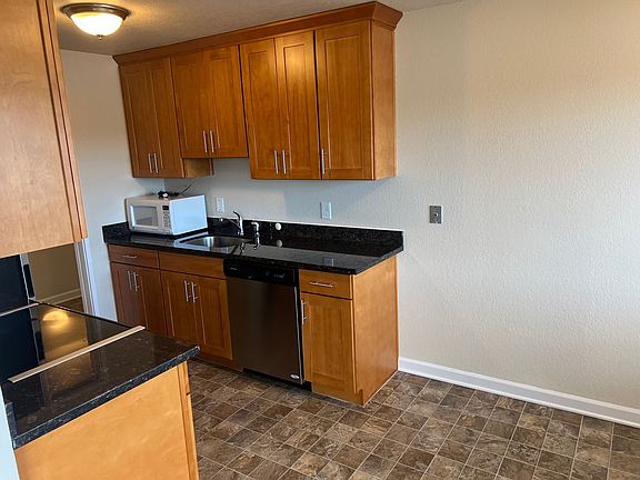 2nd image of 514 NE 112th St #202