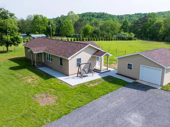 7021 Winchester Grade Rd, Berkeley Springs, WV 25411