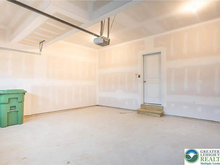 3740 Samantha Ln — Photo 25