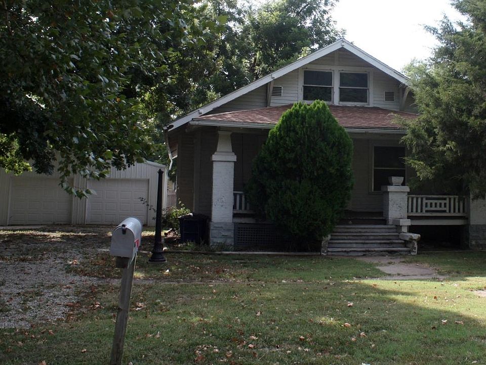 1st image of 705 N Oak St