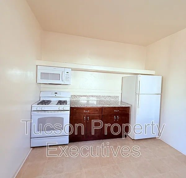 724 E Drachman St — Photo 3
