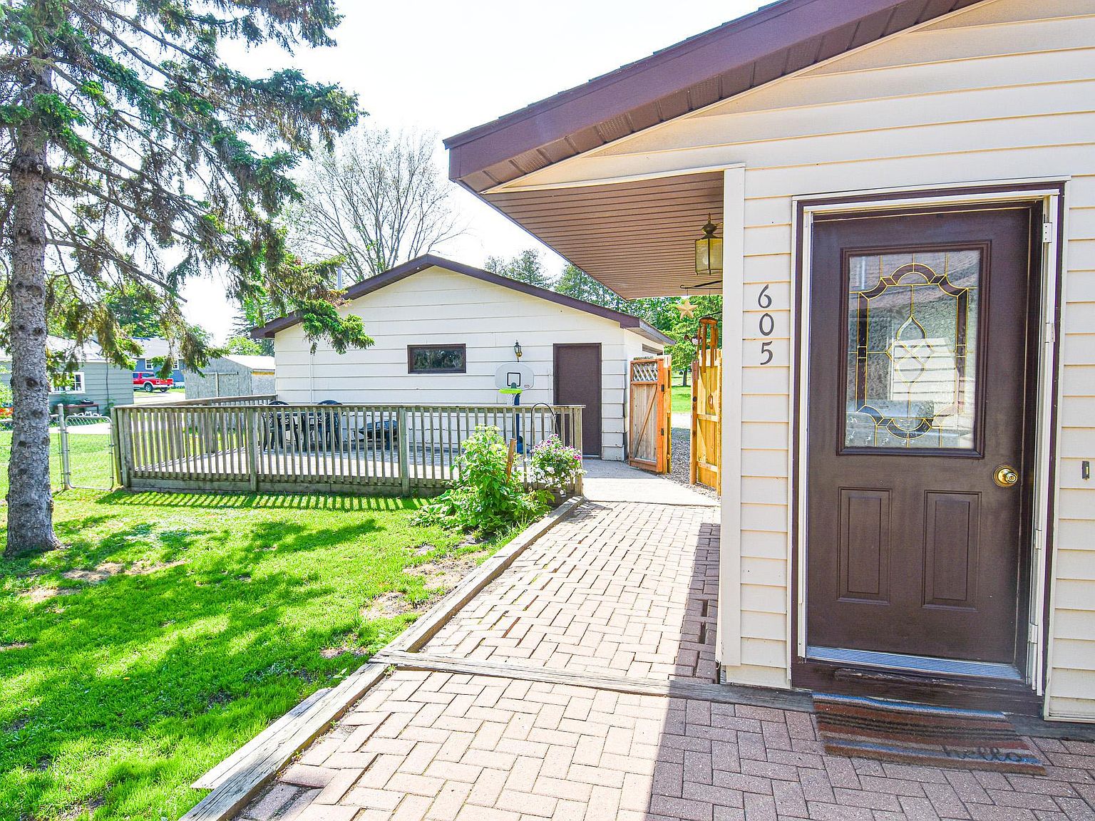 605 Red Lake Blvd, Thief River Falls, MN 56701 Zillow