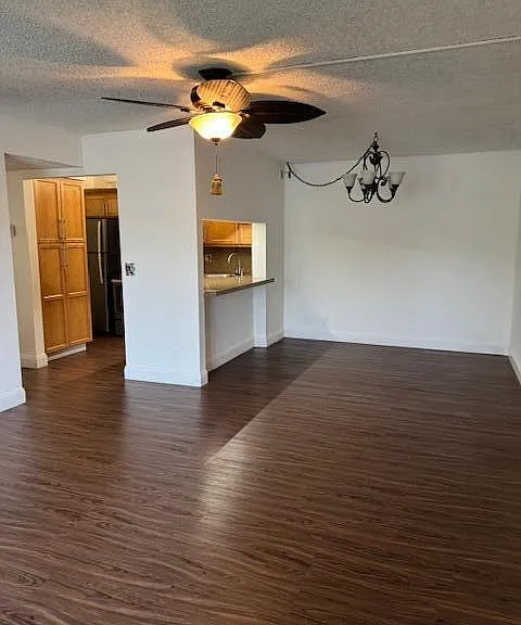 712 Sunny Pine Way — Photo 4