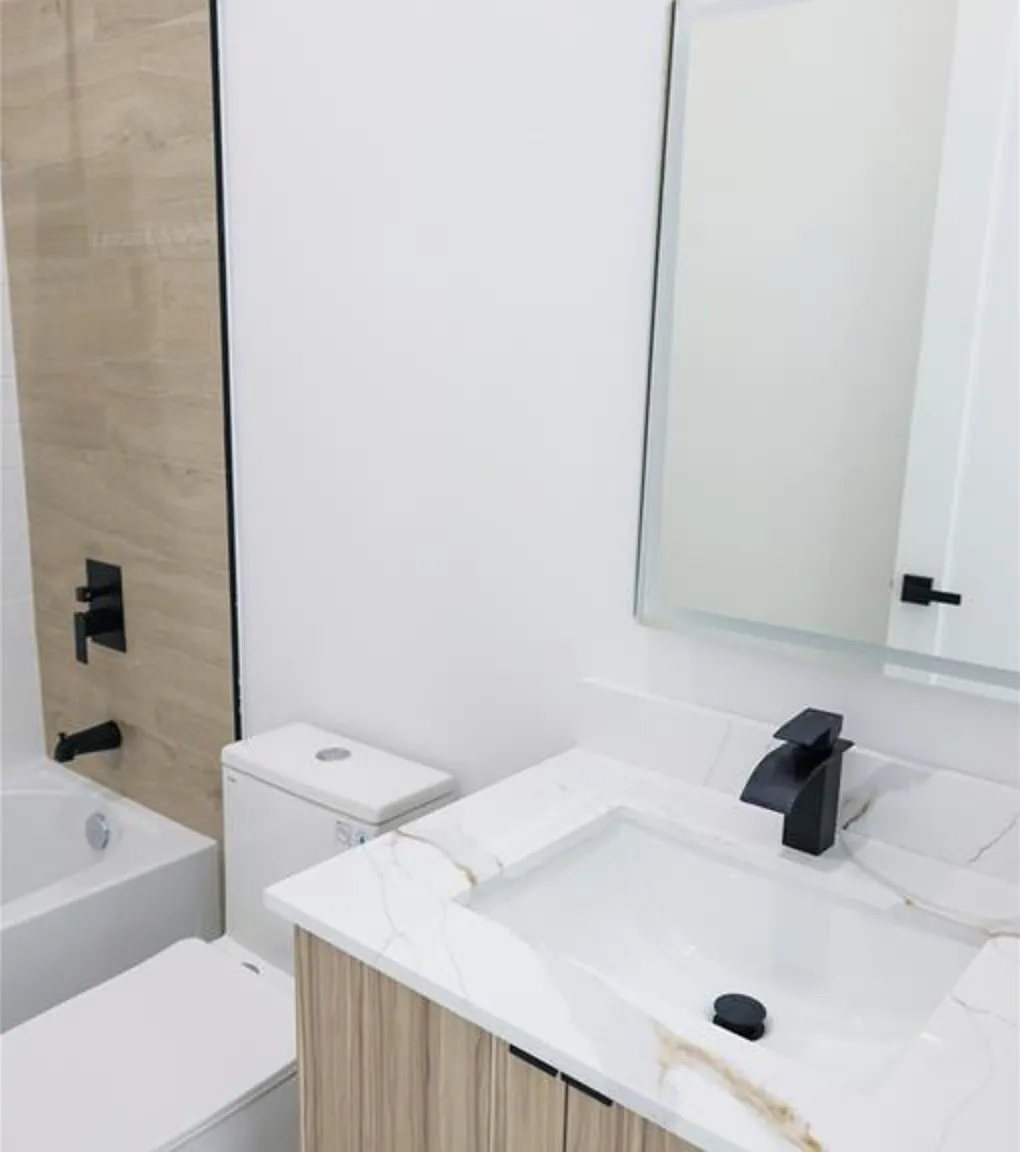 3 bed, 1638 sqft, $2,300 — Photo 2
