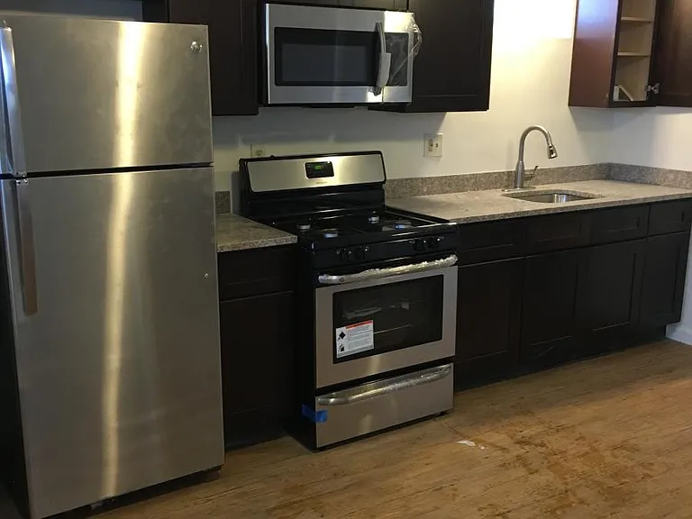 120 Cypress St — Photo 3