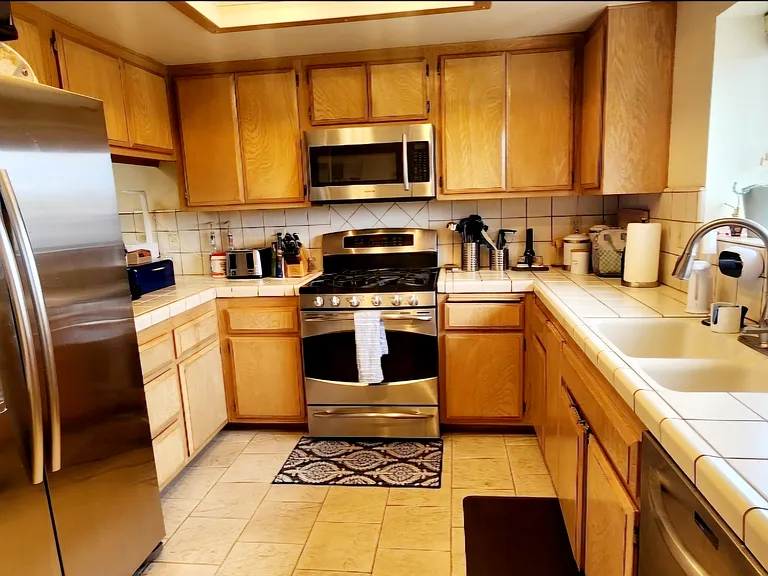 830 N Juanita Ave #4 — Photo 9