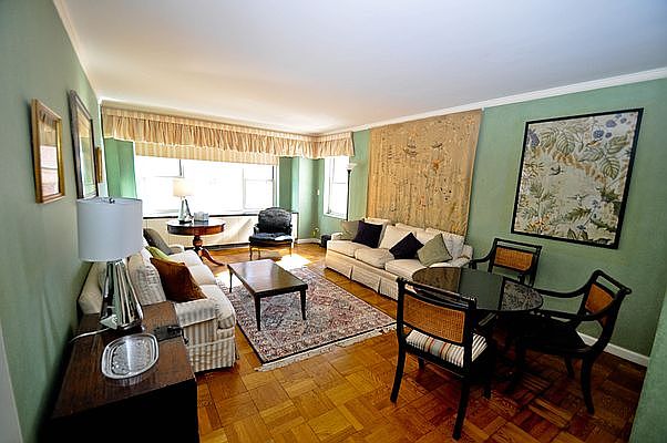 1st image of 130 E 61st St #7D