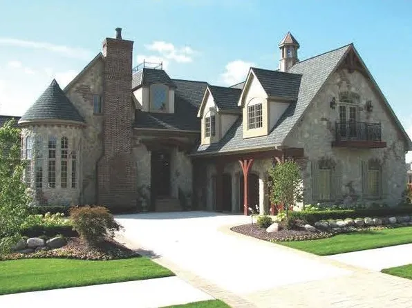 Amy Plan, Abby Circle