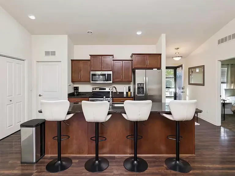 4614 E Valdez Dr #DES — Photo 8