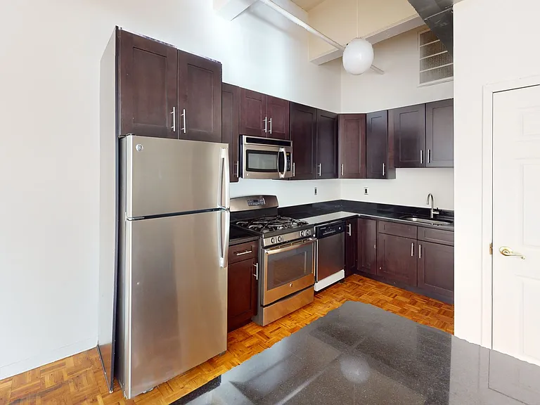 91 Halsey St — Photo 12