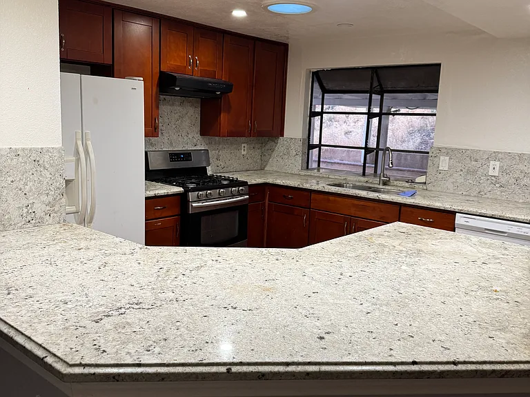 25290 Kalmia Ave — Photo 15