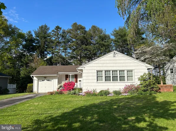 1141 Concord Dr, Haddonfield, NJ 08033