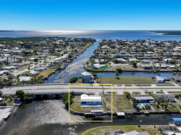 21398 Edgewater Dr, Pt Charlotte, FL 33952